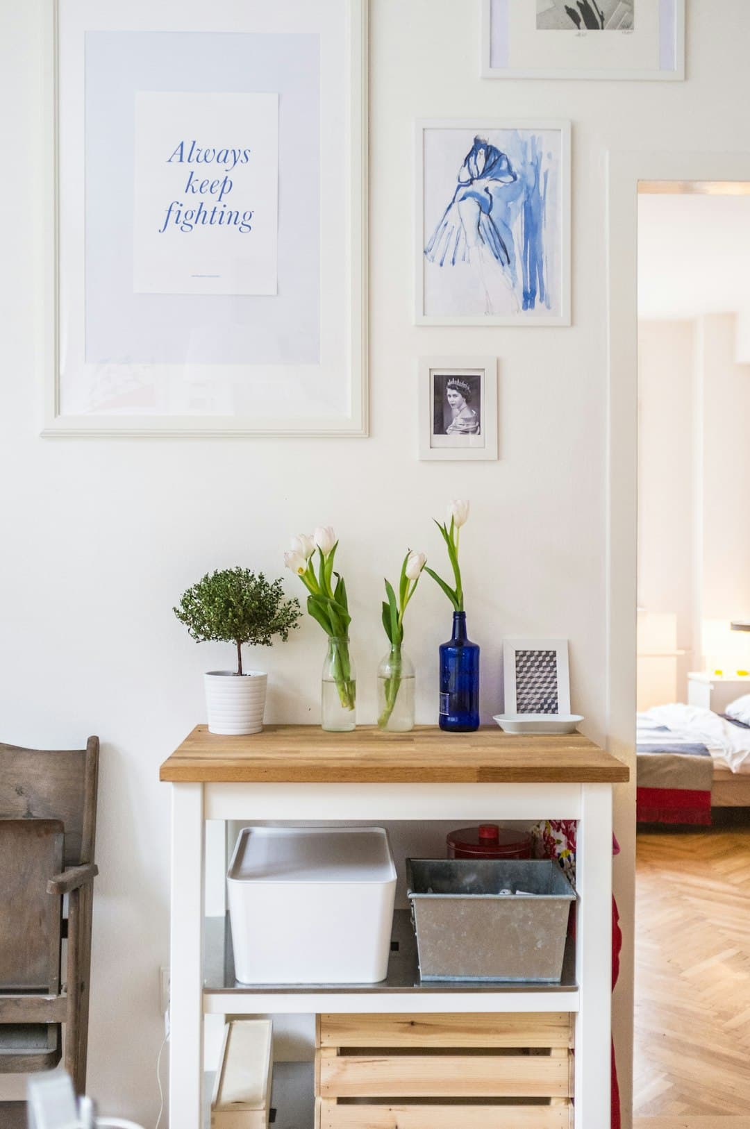 39 Apple Street interior